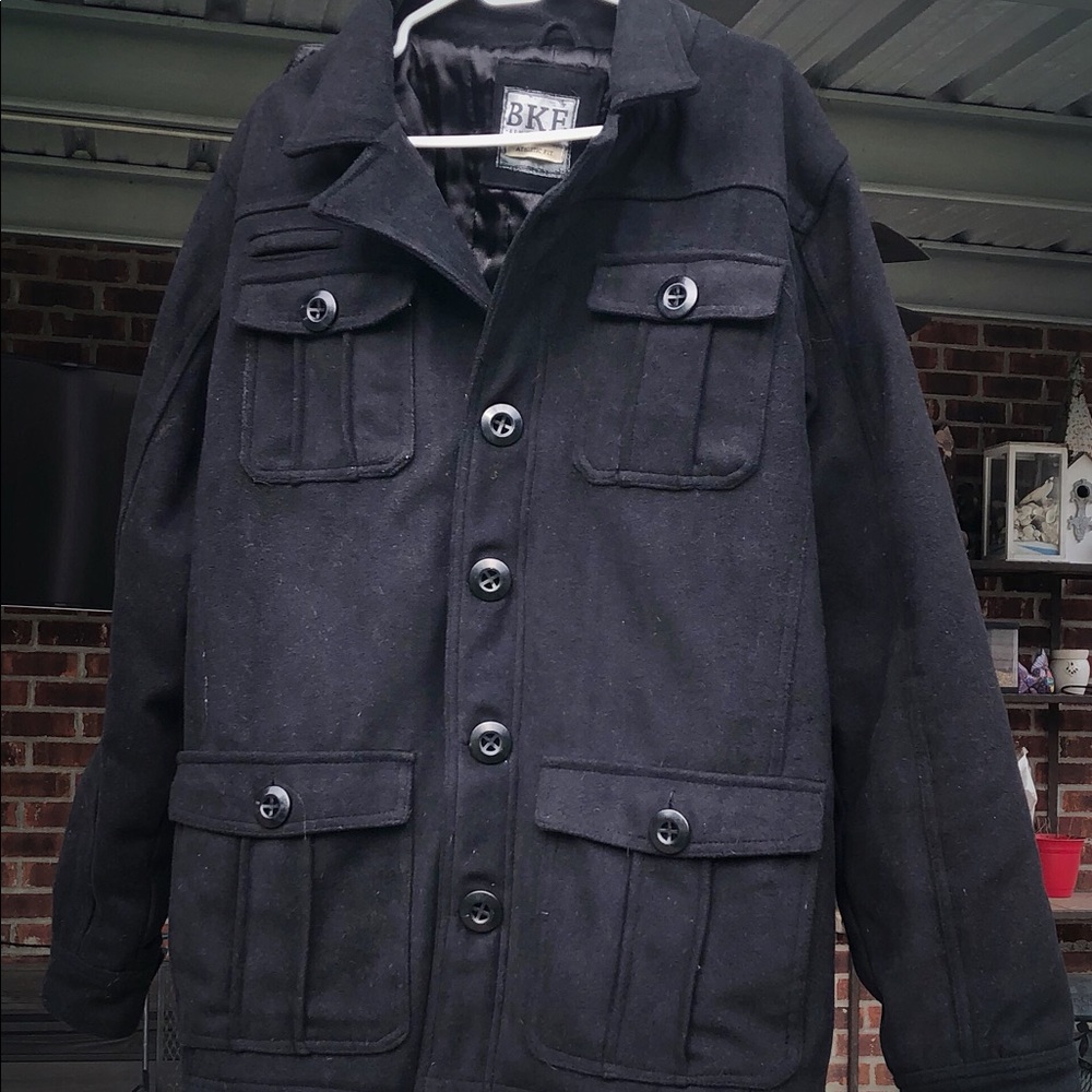 BKE size L athletic fit. light worn never cold LA